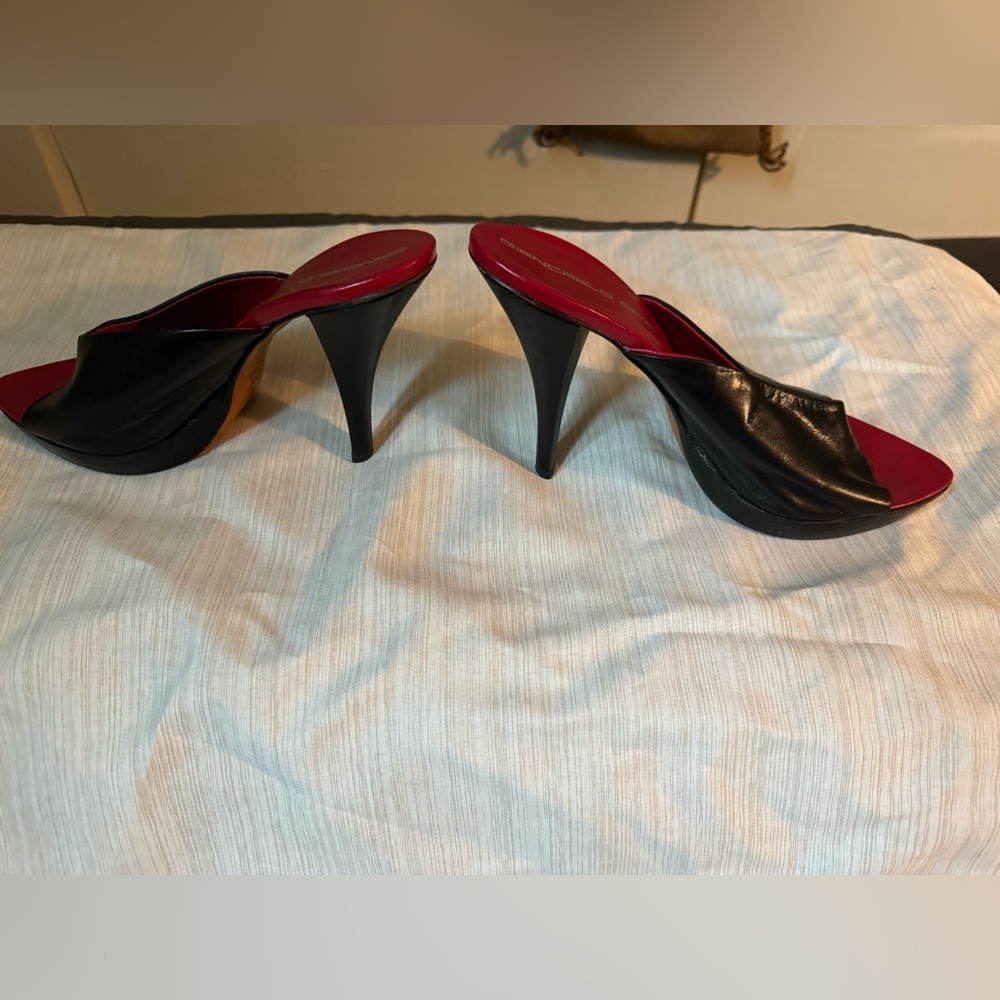 Vintage black small platform mules